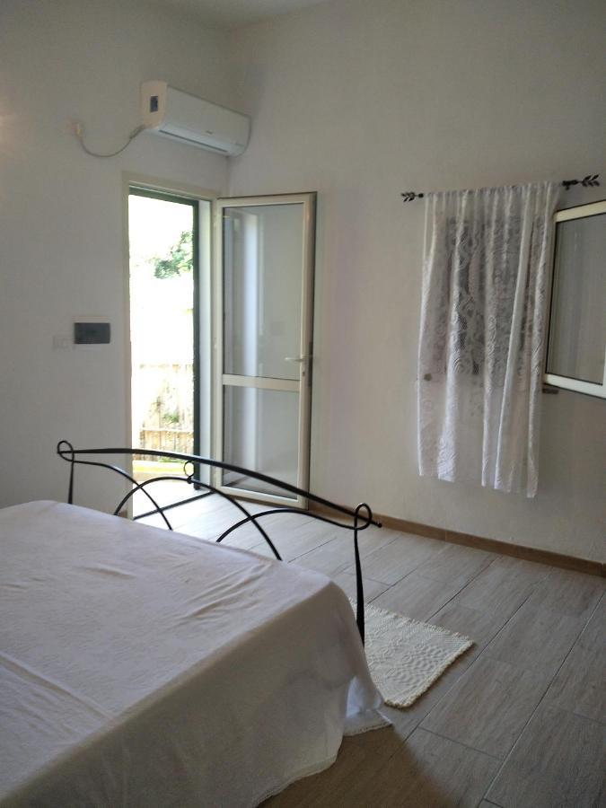 B&B Li Salcuneddi อาเญ็นตู ภายนอก รูปภาพ
